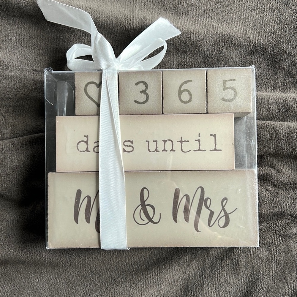 Wedding countdown blocks
